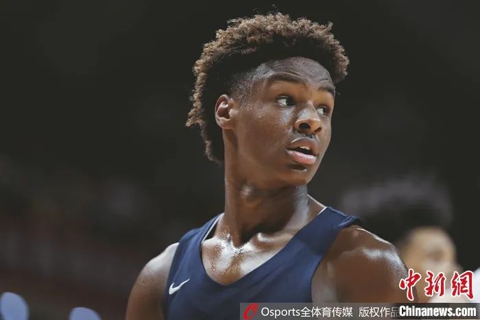 布朗尼·詹姆斯正式宣布参加NBA选秀，开启个人职