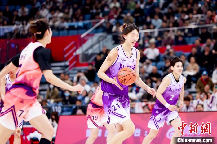 WCBA全明星赛南区胜北区 韩旭当选MVP 李双菲斩获