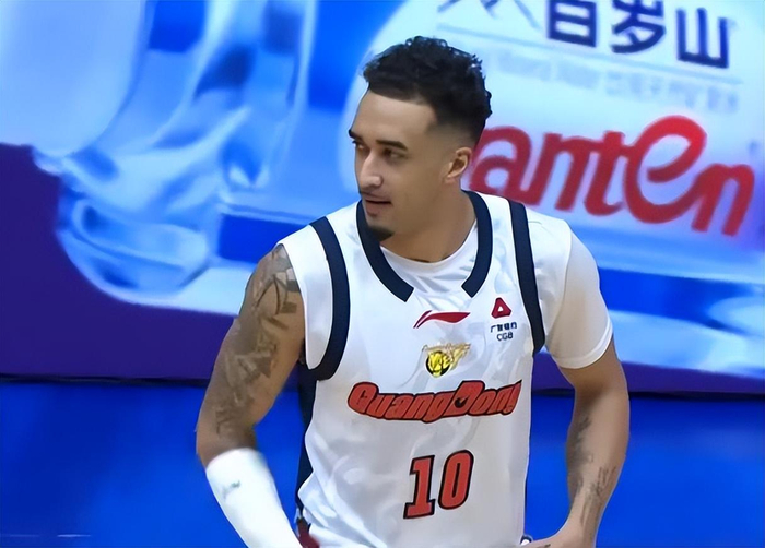 广东男篮大胜四川队 终结对手36连败纪录